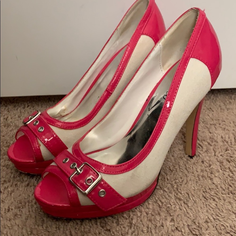 Pink heels!!